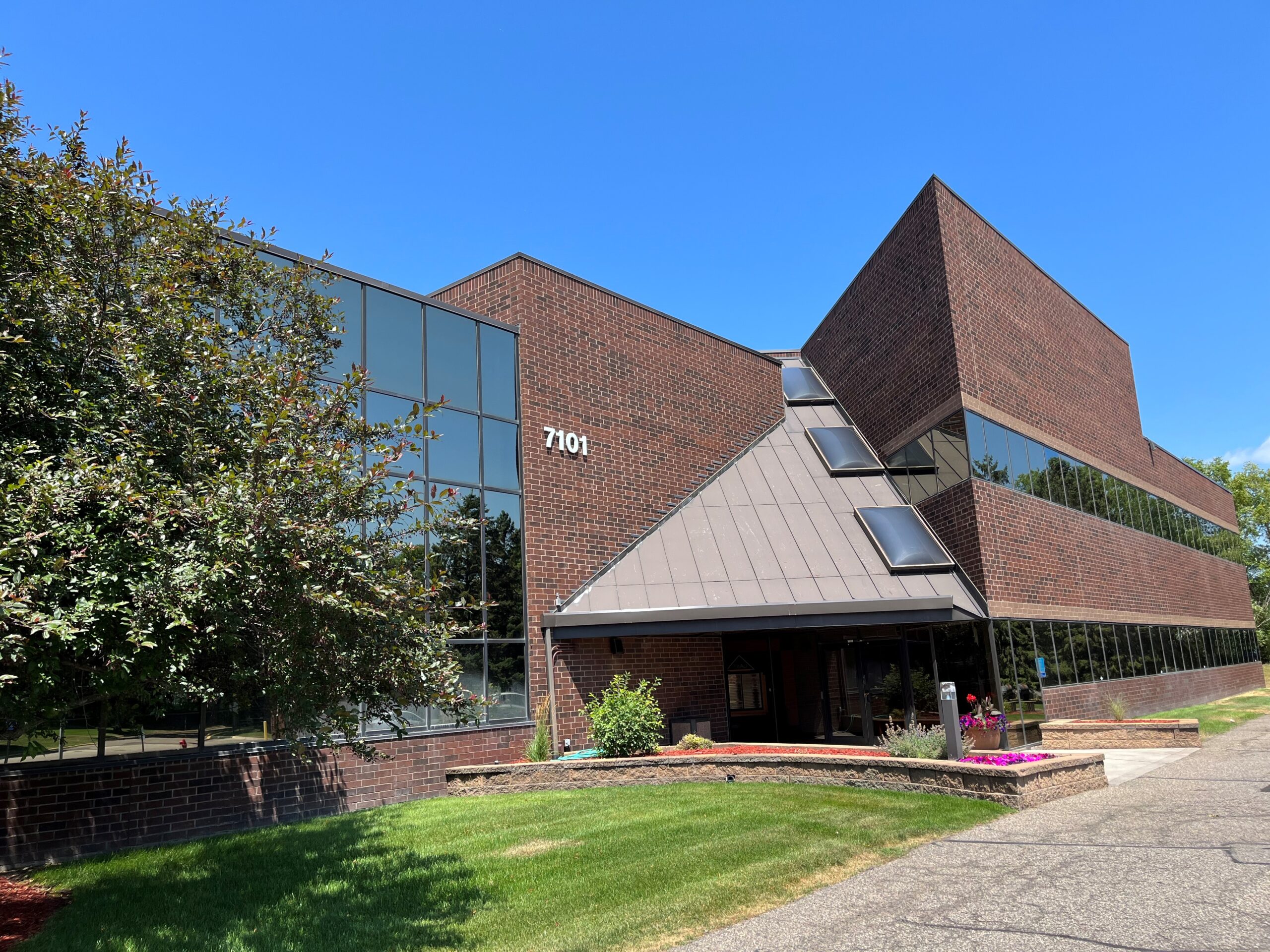 East entrance of CAP-HC's Brooklyn Park office